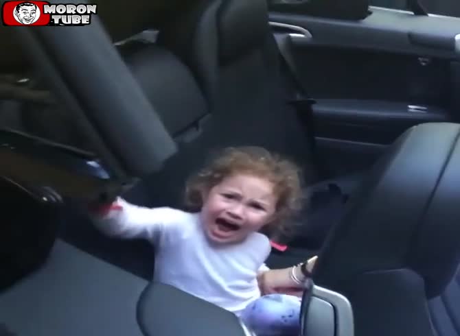 Video :The unfortunate child believes that the automobile she is in is eating her